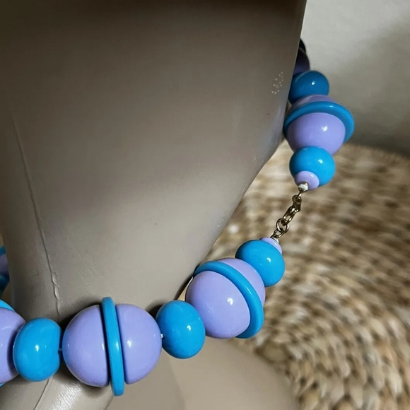 Vintage Chunky Monet Blue & Lavender Lucite Necklace EVC - Picture 4 of 8